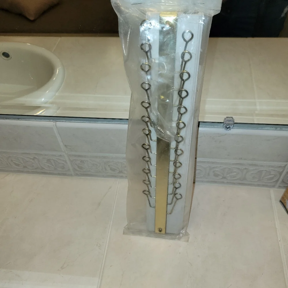 Easy Stor Sliding Tie/Scarf Rack